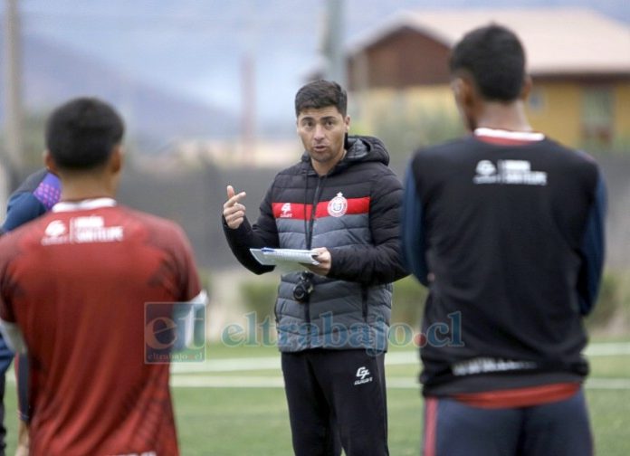El campeón de la Copa Chile 2009, Esteban Carvajal, fue designado como entrenador interino de Unión San Felipe.