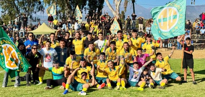 Unión Delicias celebra el paso a la semifinal de ‘La Orejona’.