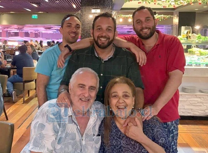Se casó con Bella Roxana Mohor Sapaj, con quien tuvo 3 hijos.