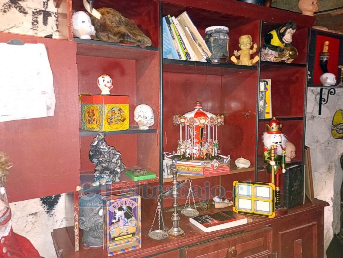 La exhibición mantendrá objetos vinculados al mundo paranormal y una colección de animatrónicos de Halloween.