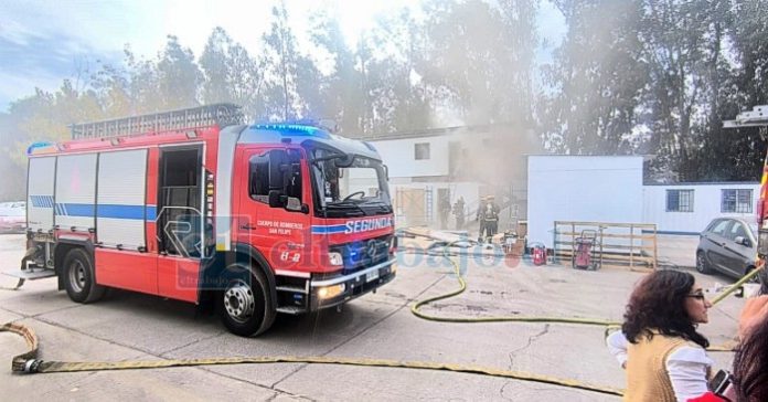 Bomberos arribó al lugar del incendio.