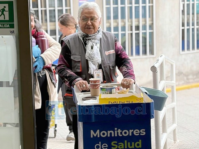 Monitoras de salud del Cesfam Segismundo Iturra comenzaron entrega de desayunos a usuarios. 