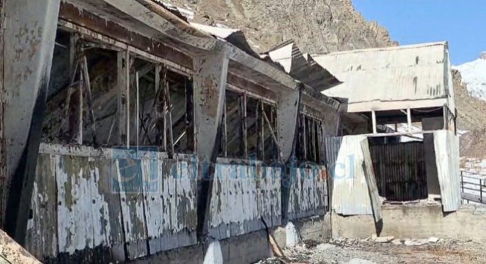 Incendio destruyó parte de las instalaciones de la Escuela de Alta Montaña.