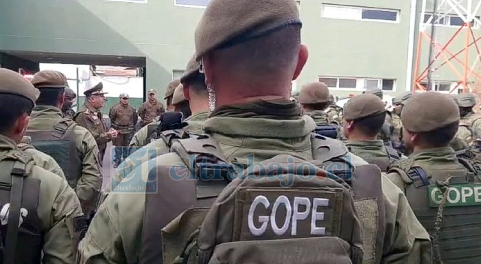 Varias unidades de Carabineros trabajaron en este operativo.