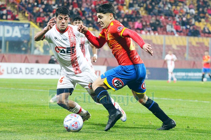 Hispanos y sanfelipeños protagonizaron un pleito de mucha intensidad y ritmo.