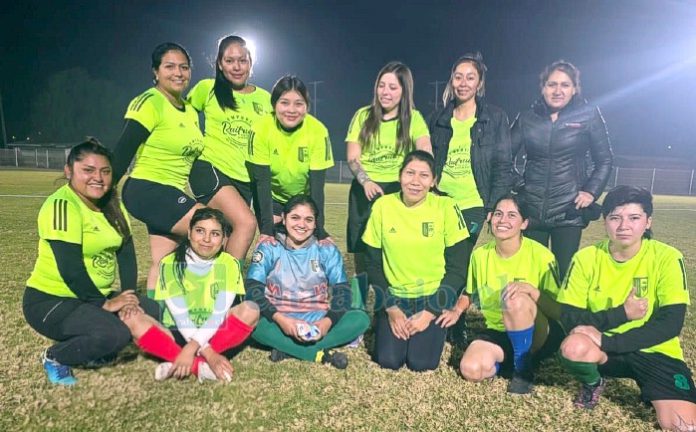 Equipo femenino del club Ulises Vera que competirá este 2026.