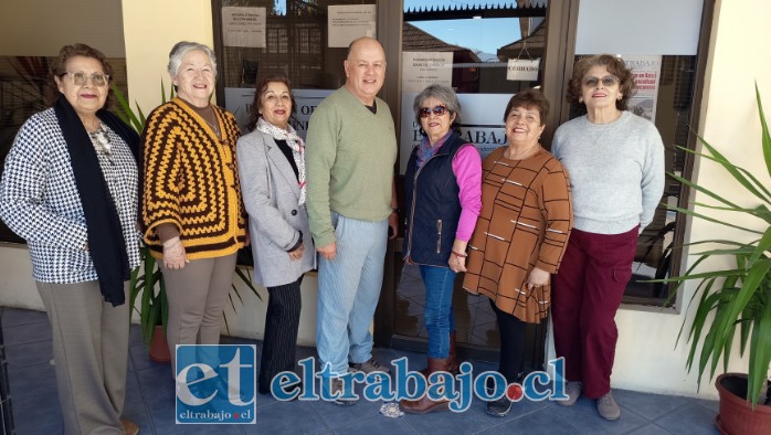 De izquierda a derecha, Graciela Carvajal (presidenta), Angelica Malebrán, Patricia Lobos, Rodolfo Bonilla, Clara Cruz Argandoña (secretaria), Teresita Vicencio y Jackeline Romero.