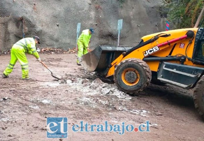 Finalizaron trabajos de retiro de enorme roca en Putaendo.