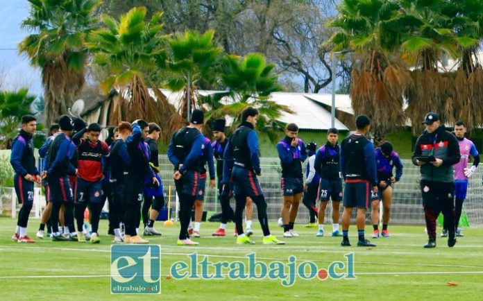 Las fuertes lluvias no fueron impedimento para que el plantel sanfelipeño siguiera entrenando con normalidad.