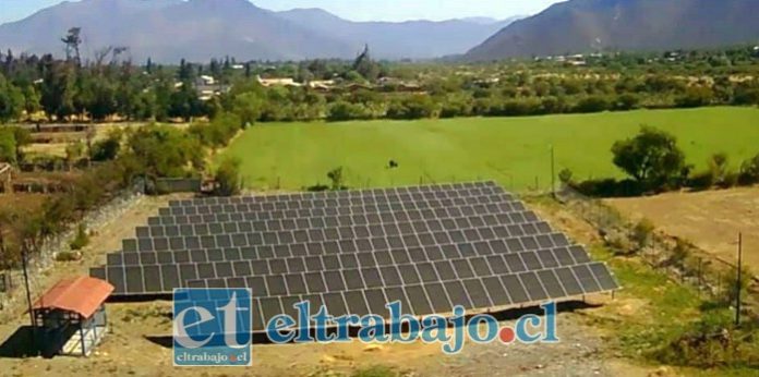 Este es la planta fotovoltaica de APR Quebrada Herrera, que ayuda a economizar luz.