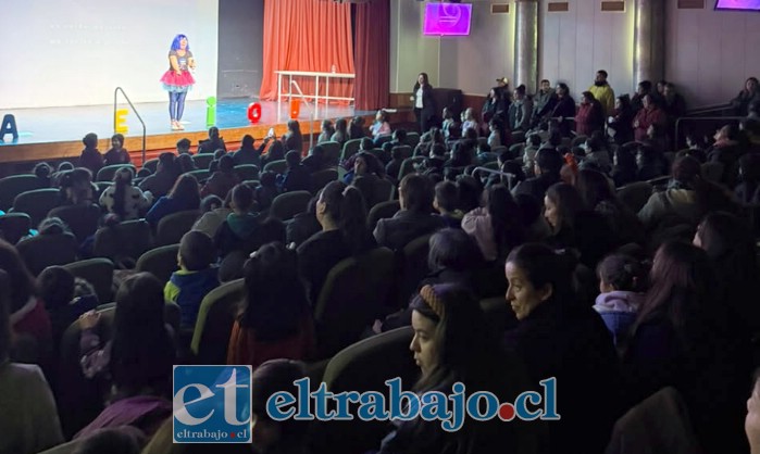 El Teatro Municipal se llenó de música, alegría y aprendizaje durante la jornada organizada por el Colegio Alonso de Ercilla.