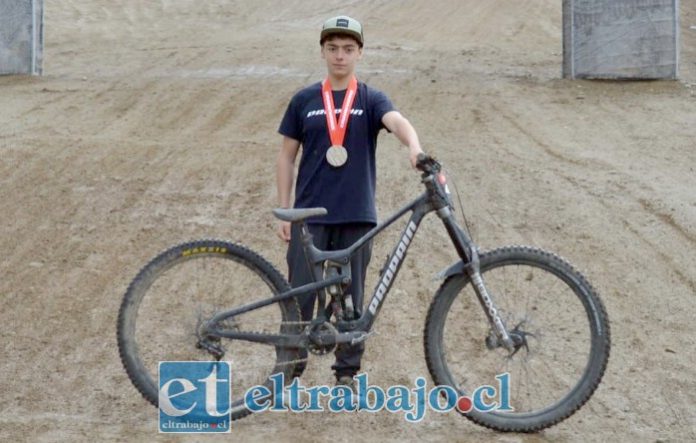 José Tomás Gómez obtuvo la medalla de plata en la categoría U15 del Air DH del Crankworx World Tour de Whistler, Canadá, quedando a solo 560 milésimas de segundo del primer lugar.