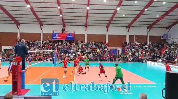 Miles de familias disfrutaron el mundial en el Liceo Mixto.