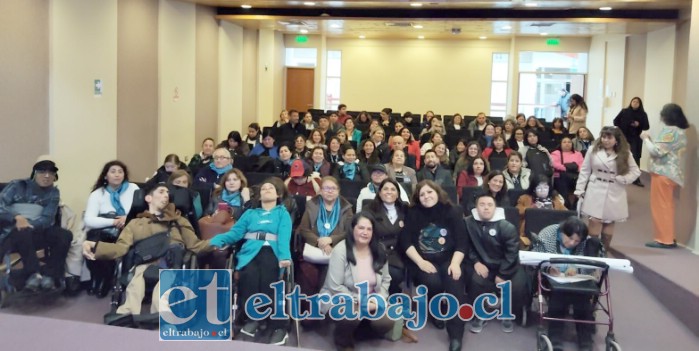 La activista de Santa María fue distinguida en el marco del primer aniversario de la Mesa Regional de Mujeres Cuidadoras, reconocimiento que dedicó a todas las personas que ejercen labores de cuidado.
