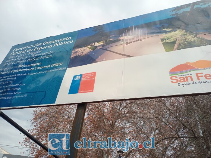 El letrero informativo con los datos de la obra, donde se puede apreciar la inversión de $120.113.178.