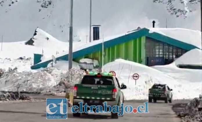 Paso Los Libertadores continúa cerrado debido a las condiciones climáticas.