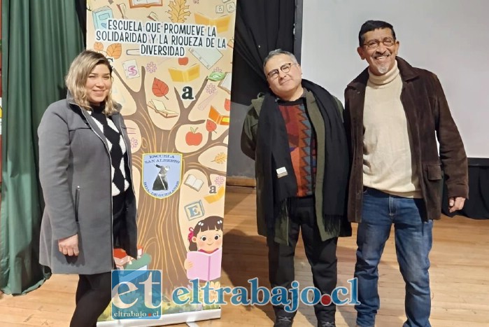 Judith Araya, directora de la Escuela San Alberto; Guillermo Quijanes, profesor de ajedrez; y Jorge Robles, director del Liceo Dr. Roberto Humeres Oyaneder.