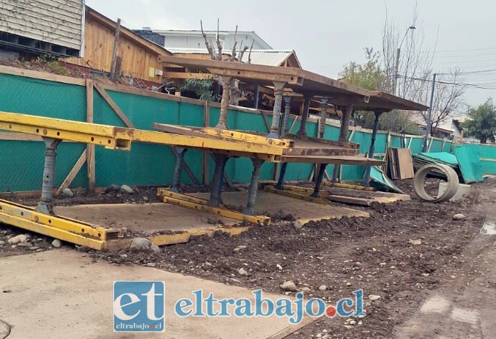 Vecinos de Villa Gabriela Mistral han manifestado su preocupación por los cierres de pasajes y las dificultades para acceder a sus viviendas producto de las obras.