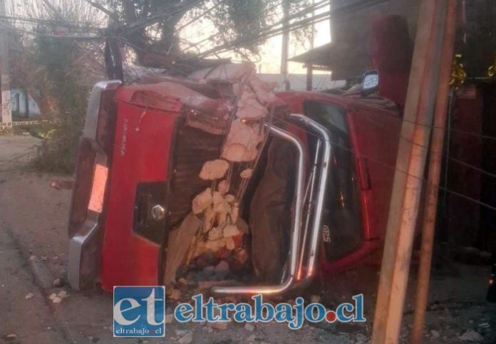 El accidente provocó interrupciones en el suministro eléctrico del sector.
