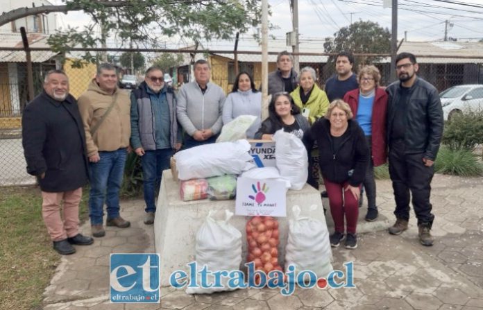 Parte de los alimentos reunidos por los colectiveros para apoyar a los comedores solidarios de San Felipe.