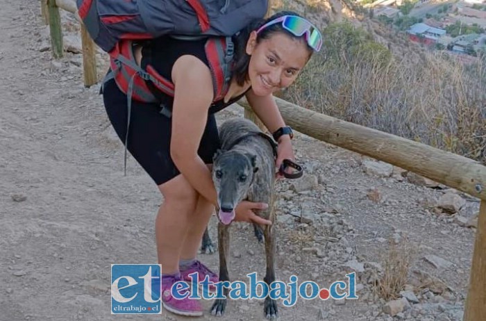 Una de las cuidadoras que tuvo ‘Patito’ (perro galgo) e hija de la doctora Patricia Caraccioli.