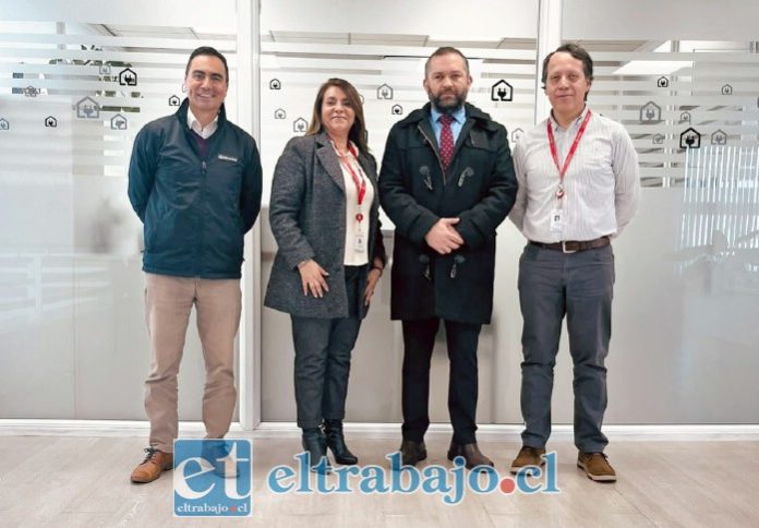 Concejal Basilio Muena se reunió con representantes de la empresa Chilquinta.