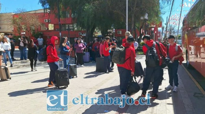 Jóvenes emprendieron rumbo a sus respectivos torneos nacionales.