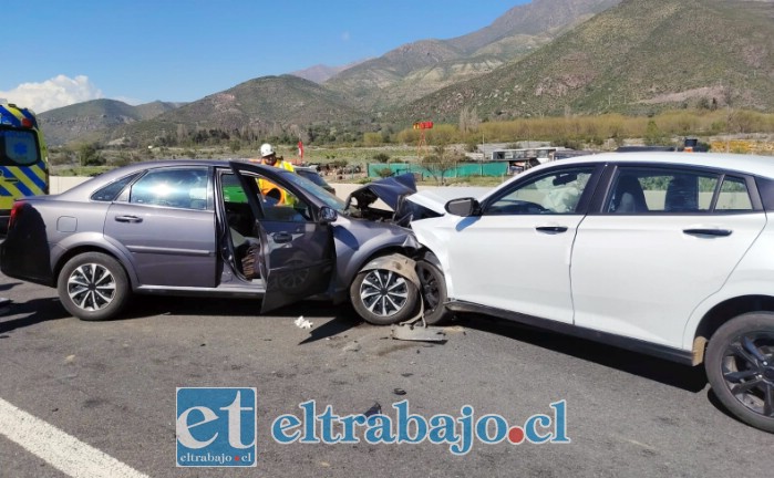 Los dos vehículos que colisionaron en sector El Escorial.