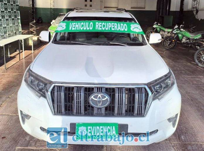 El vehículo Toyota Land Cruiser Prado que fue recuperado por Carabineros tras establecerse que mantenía encargo vigente por robo.