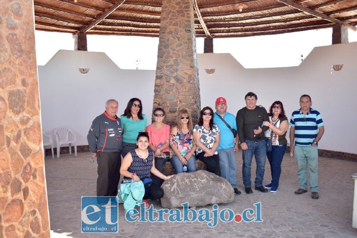 Oscar con los hinchas en Tacna (el primero de izquierda a derecha).