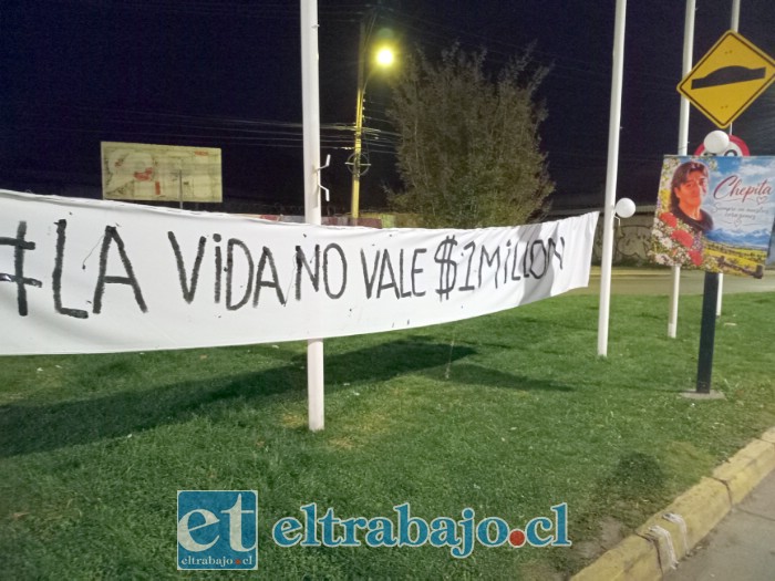 Una de las frases que marcó la velatón de este martes.