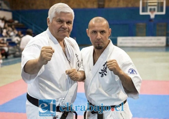 De izquierda a derecha Nelson Leiva de la Iko Seishin Kyokushin Chile y Shihan Christian Suárez y Sensei