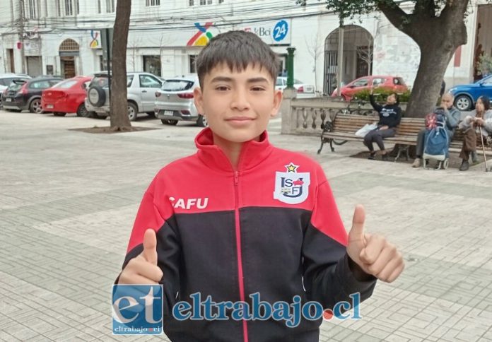 Benito Castro Jiménez, pequeño relator de fútbol.