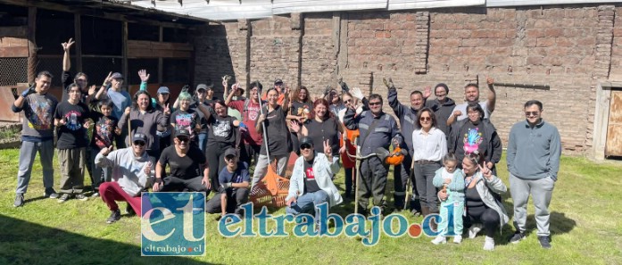 Cerca de 50 personas participaron en la jornada de voluntariado, colaborando en labores de limpieza, desmalezado y recuperación del patio de la Biblioteca San Felipe El Real.