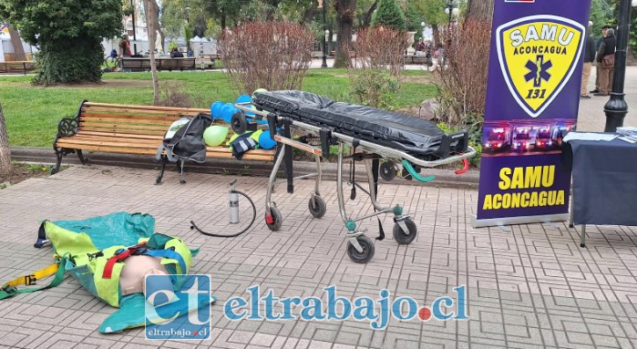 SAMU Aconcagua realizó feria en la Plaza de Armas de San Felipe. 