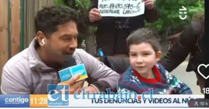 Ángel con su mirada franca de un niño inocente.