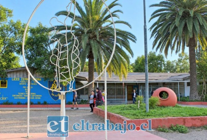 Estudiantes del Liceo Bicentenario Corina Urbina Villanueva compartieron sus reflexiones sobre distintas materias de interés social.