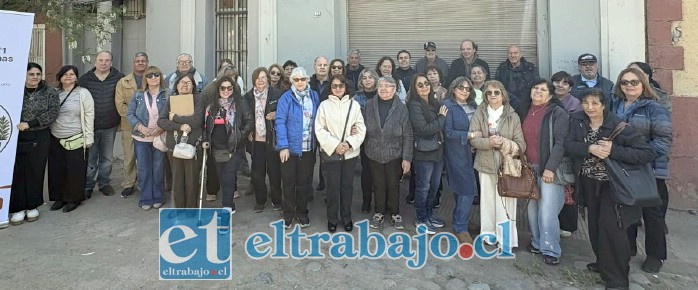 Personas mayores y miembros de la comunidad participan en las actividades del proyecto ‘Gabriela Mistral para la Vida’, iniciativa que promueve el encuentro, el bienestar y el rescate de la memoria cultural del Valle del Aconcagua.