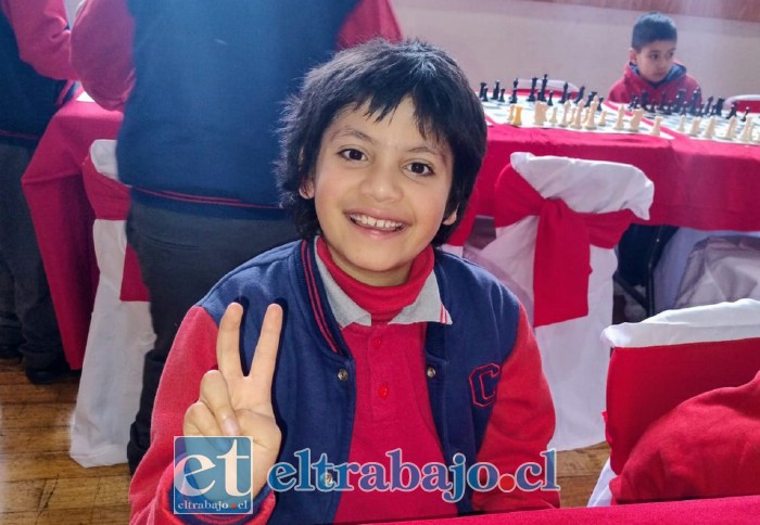Otro de los participantes feliz en el torneo.