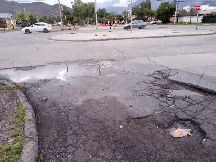 Concejal Ricardo Covarrubias planteó necesidad de acelerar mejora de calles y veredas de la ciudad.