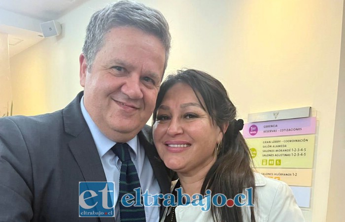 Janeth Carrasco junto al gerente de Sercotec, Paul Kromer.