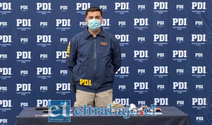 Armas, drogas y dinero en efectivo también fueron decomisados. 