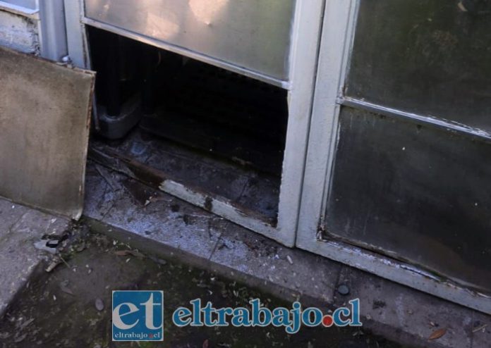 Ricardo Carlos Figueroa Cerda dice que por acá entraron a robar al restaurante.