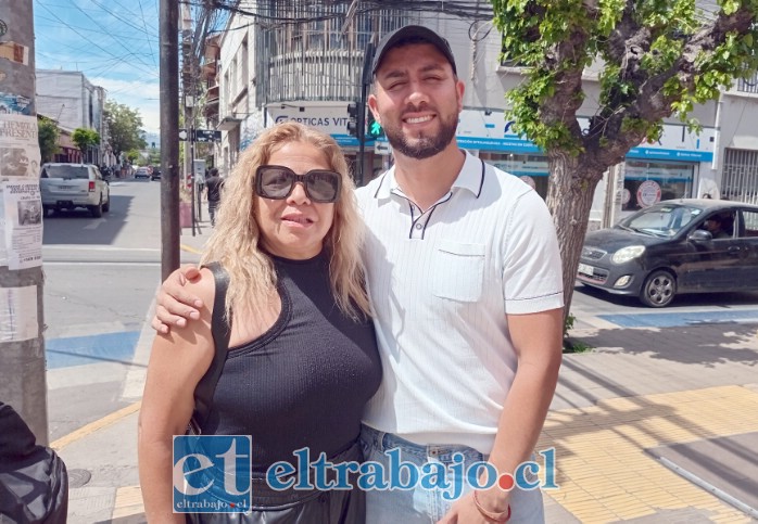 Sandra Henríquez y Franco González, miembros de la Directiva de Villa Departamental.